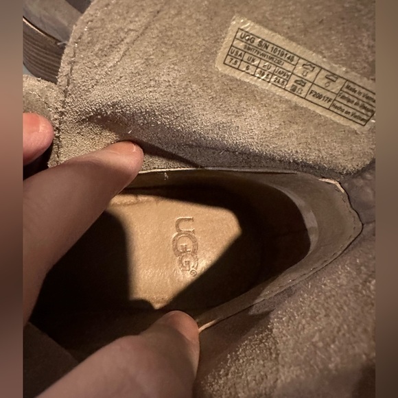 Womens UGG Australia Tan Ankle Boots Size 7.5 US - Picture 2 of 6